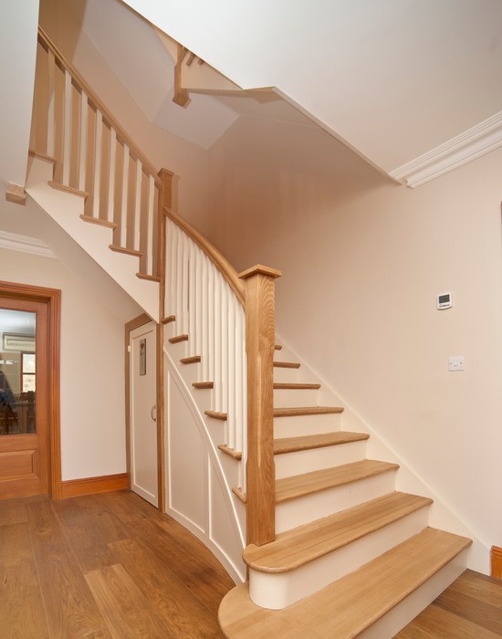 curved string with oak treads